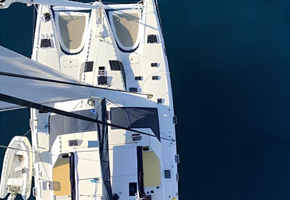 catamaran-up
